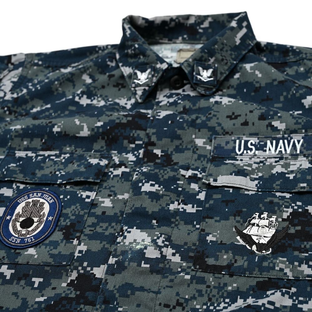 US Navy Shirt Jacket Mens Medium Long Blue Digital Camo Button Up USS San Juan